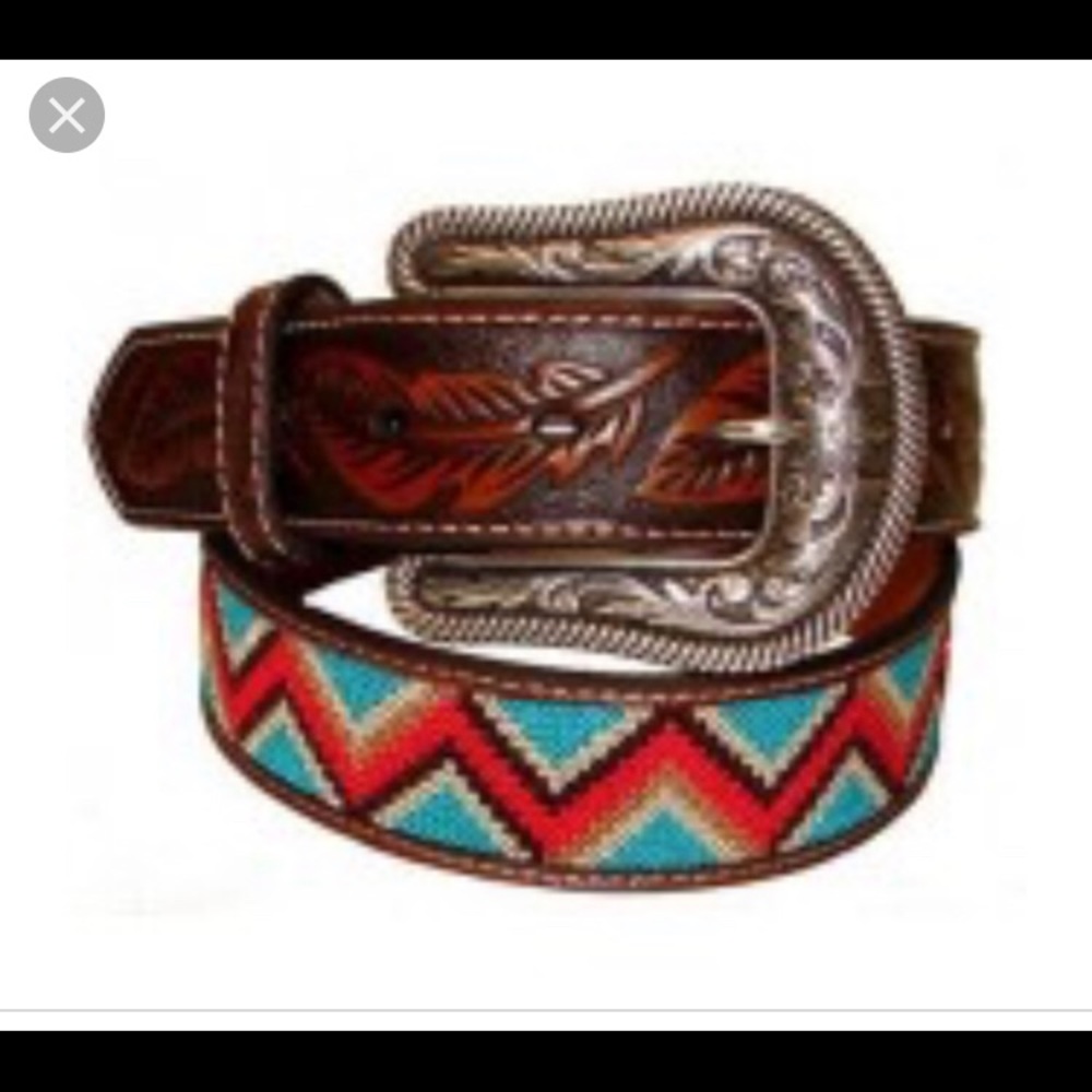 🧡ISO🧡 ariat beaded feather embossed western belt